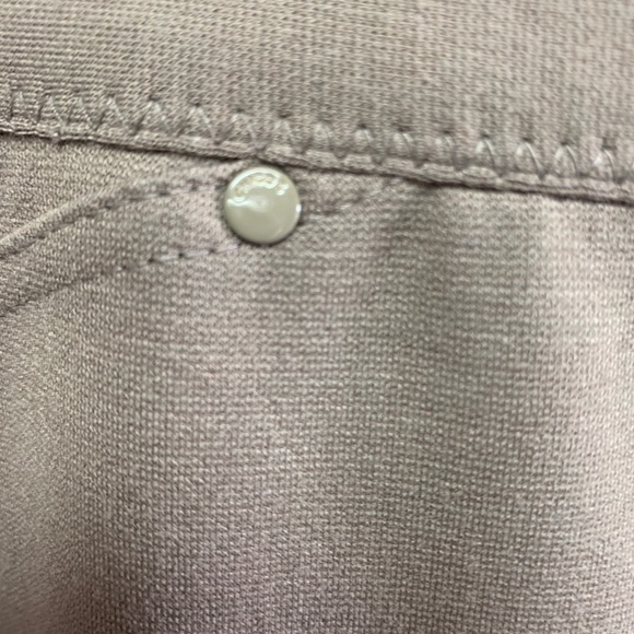 Chico’s 2 zip front stretch pants in khaki tan EUC - Picture 2 of 8